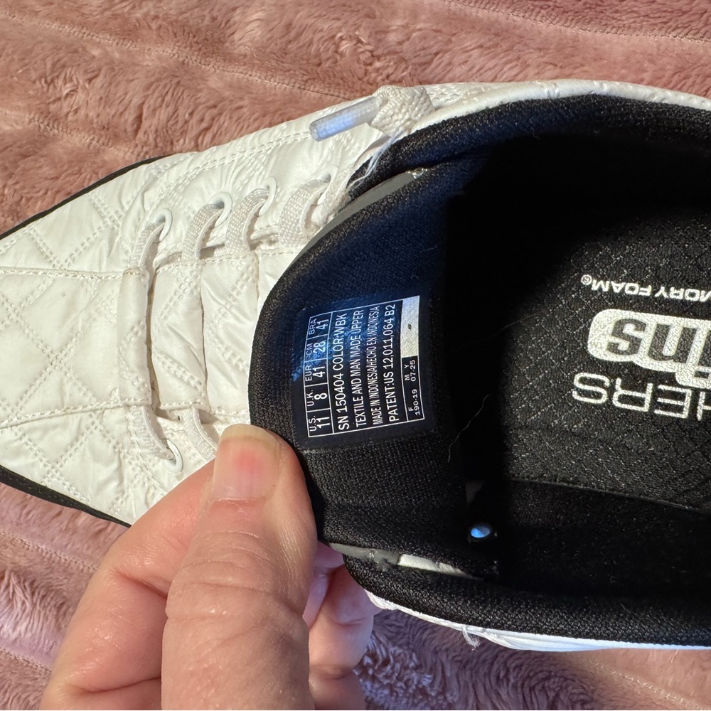 Skechers Women's Slip-Ons in Black and White - Picture 5 of 8